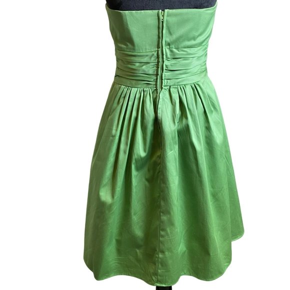 David’s Bridal Strapless Green Party Dress Size 8 – Ruched Bodice, Fit & Flare - Picture 3 of 10